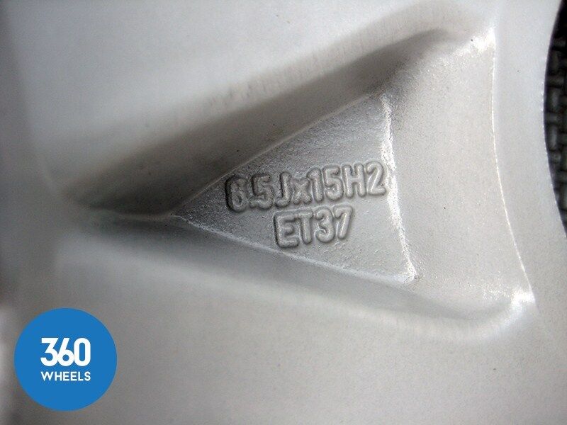 Genuine Mercedes E Class 15" 6.5J 8 Hole Deneb Alloy Wheel Silver A2104010302