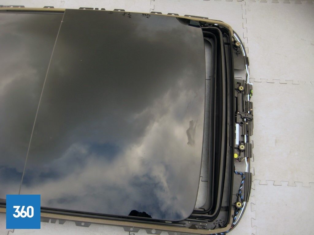 Genuine Bentley Bentayga Panoramic Roof Assembly Glass Motor 4M0877041