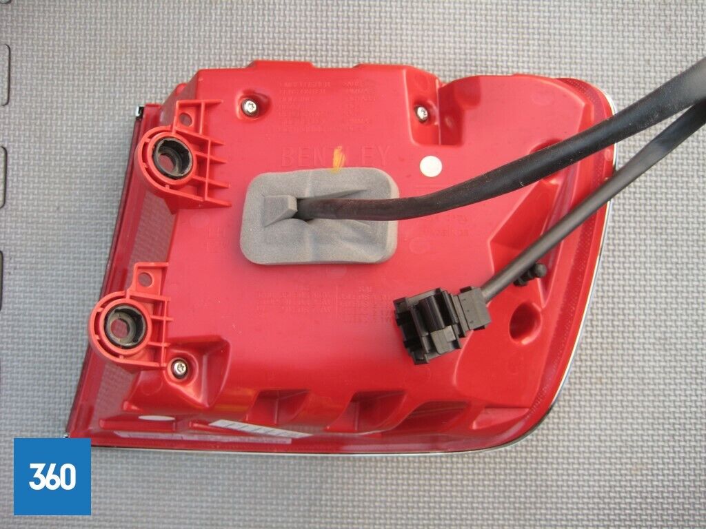 Genuine Bentley Bentayga LED Tailight Rear Outer LH NS 36A945095H