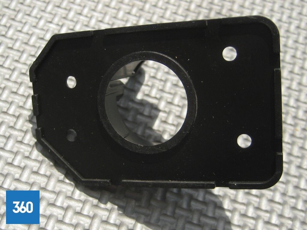 Genuine Maserati Ghibli 3.0 External LH Front Parking Sensor Bush 670010772