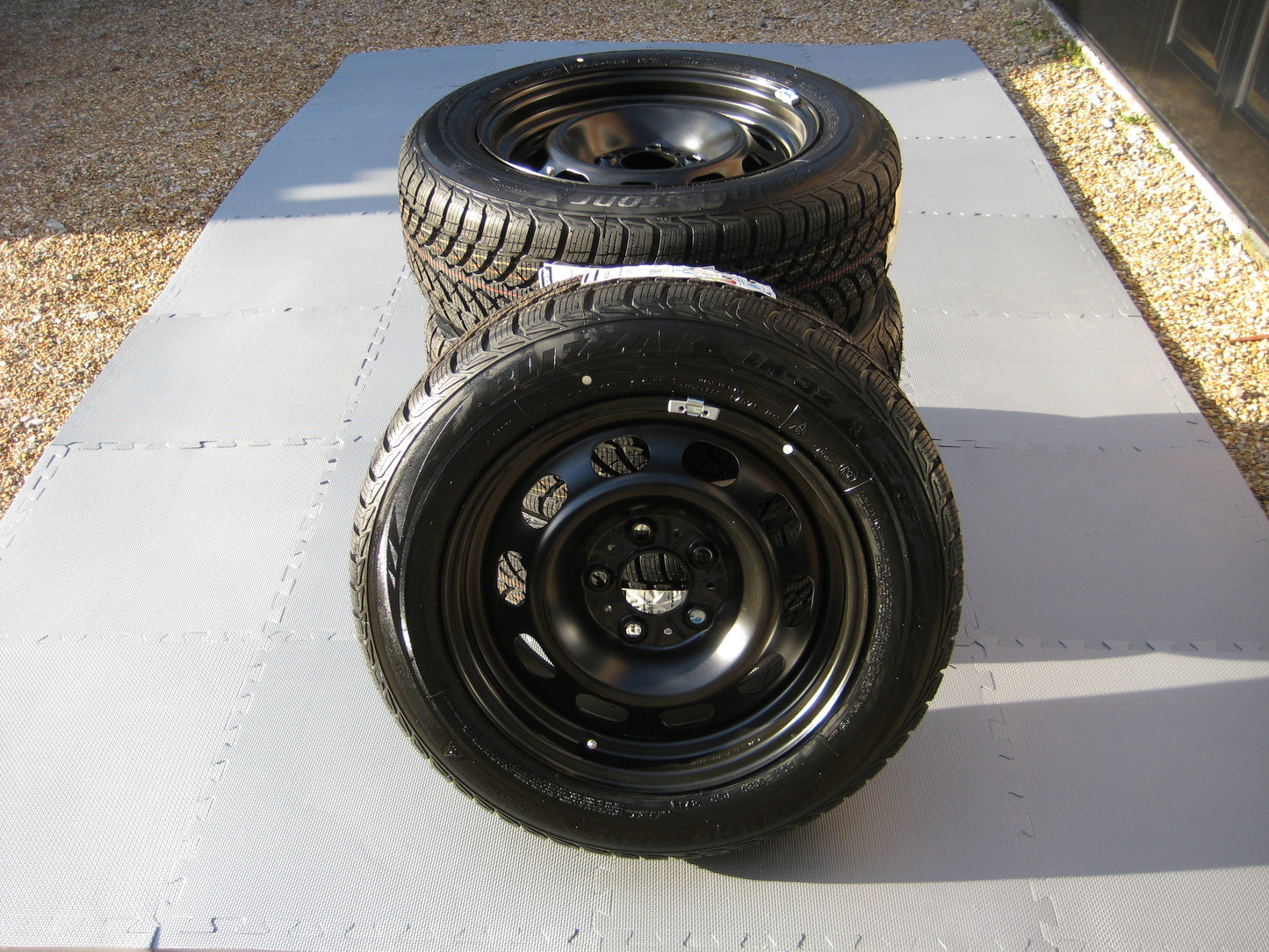 Genuine BMW 16" 3 & 4 Series Steel Alloy Wheel Winter Bridgestone RSC Tyres Set