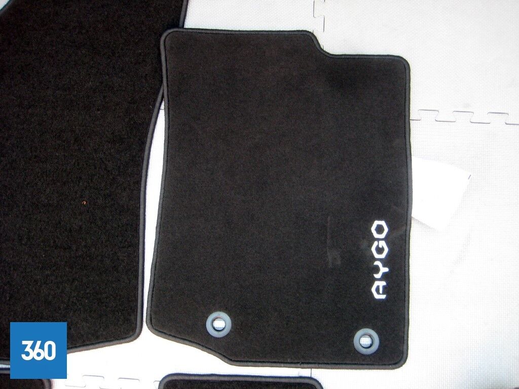 Genuine Toyota Aygo Carpet Floor Mats 2014-2017 Anthracite Pz410-90356-Fa
